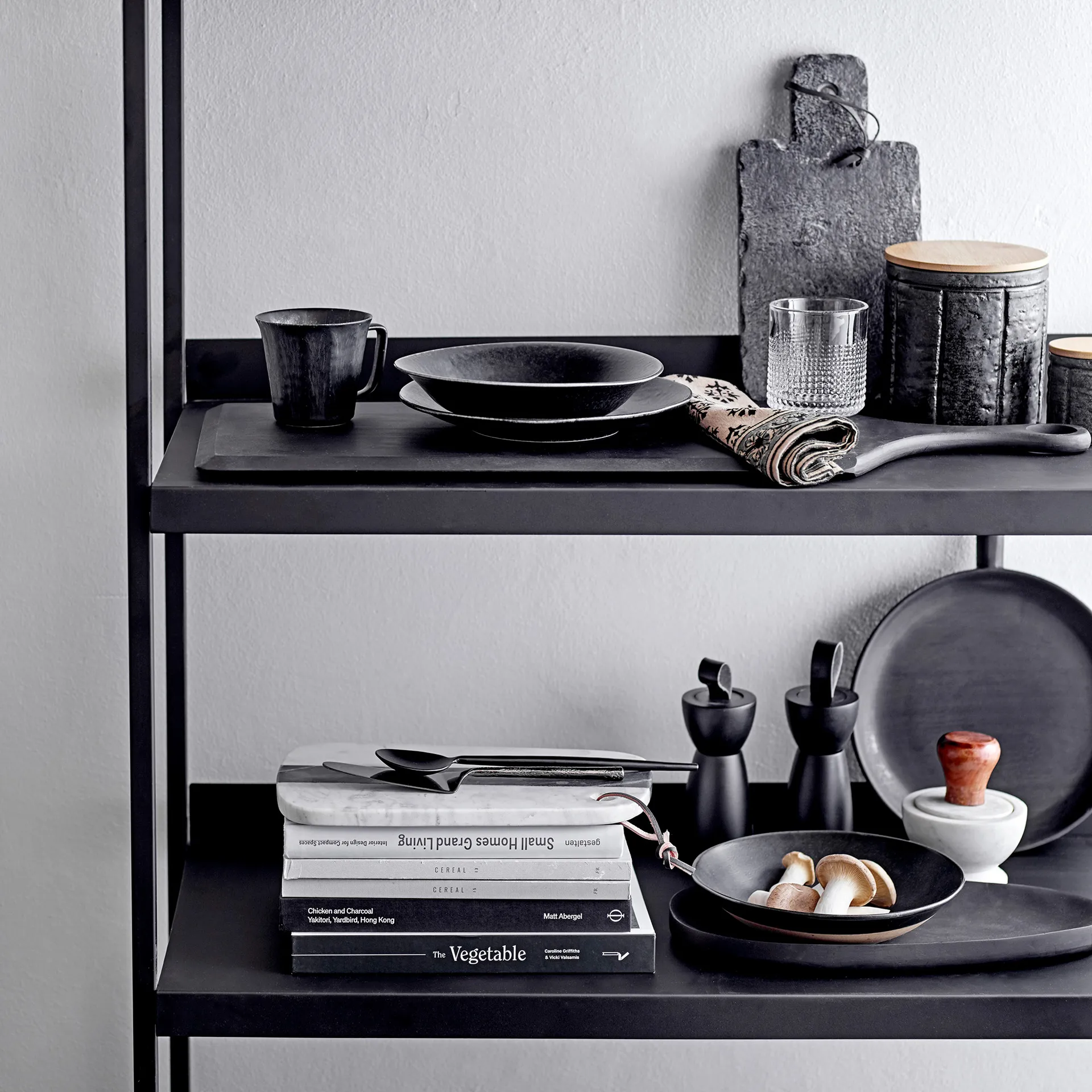 Bloomingville młynek do soli i pieprzu 15 cm, Czarny Bloomingville