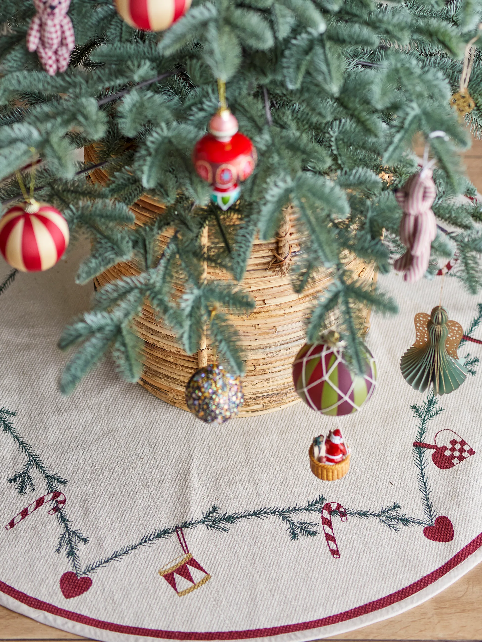 Dywanik pod choinkę Yule Ø110 cm, Czerwony Bloomingville