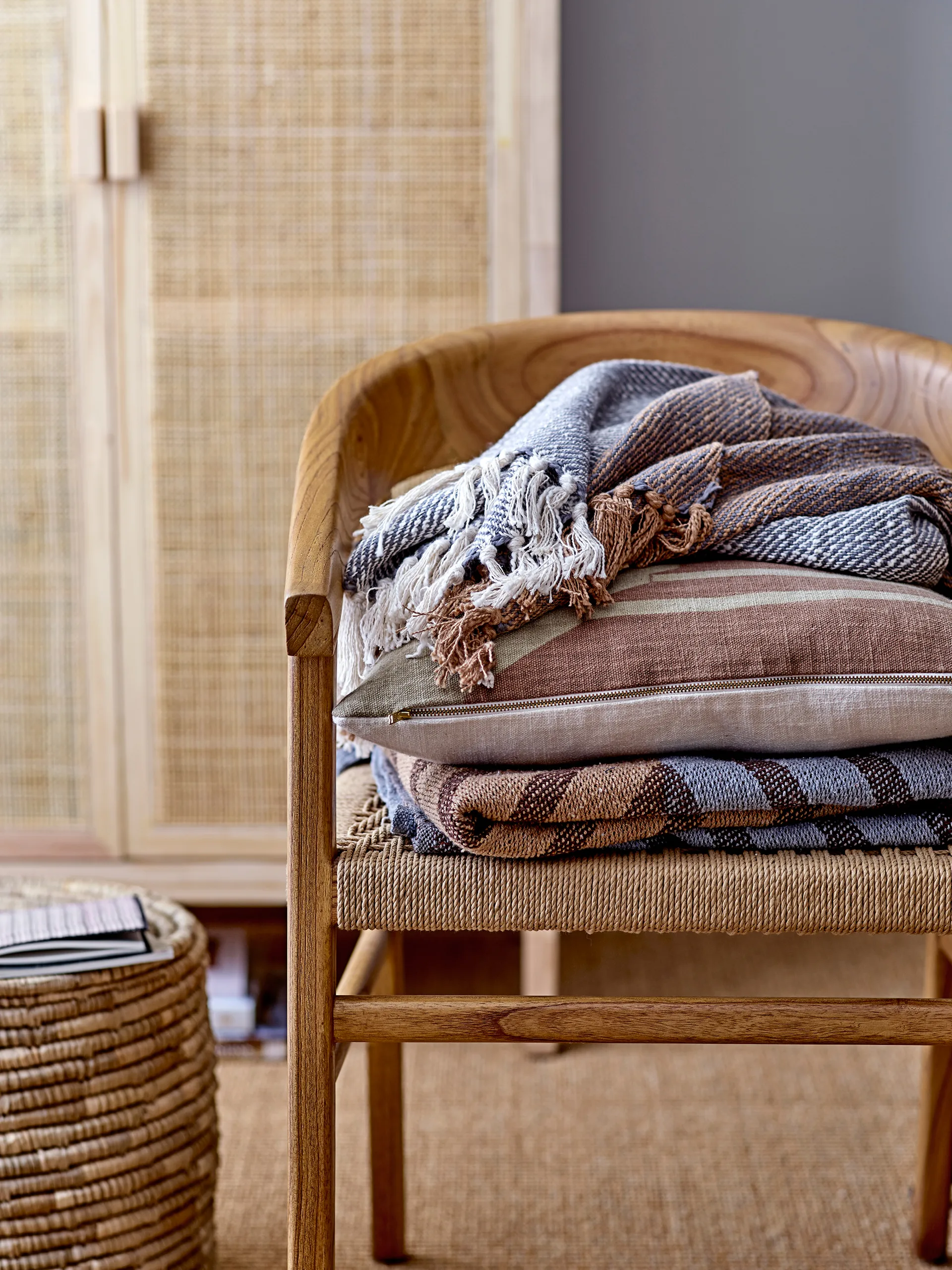 Kosz do przechowywania pościeli Lin z pokrywą 2 części, Naturalny Bloomingville