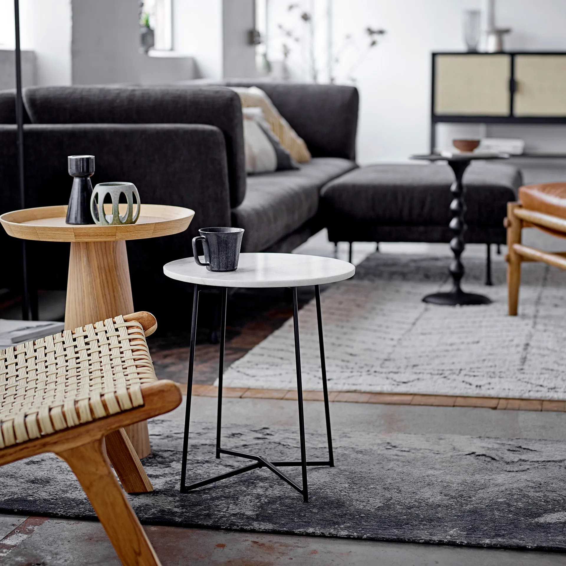 Kubek Yoko 32 cl 4-pack, Czarny Bloomingville