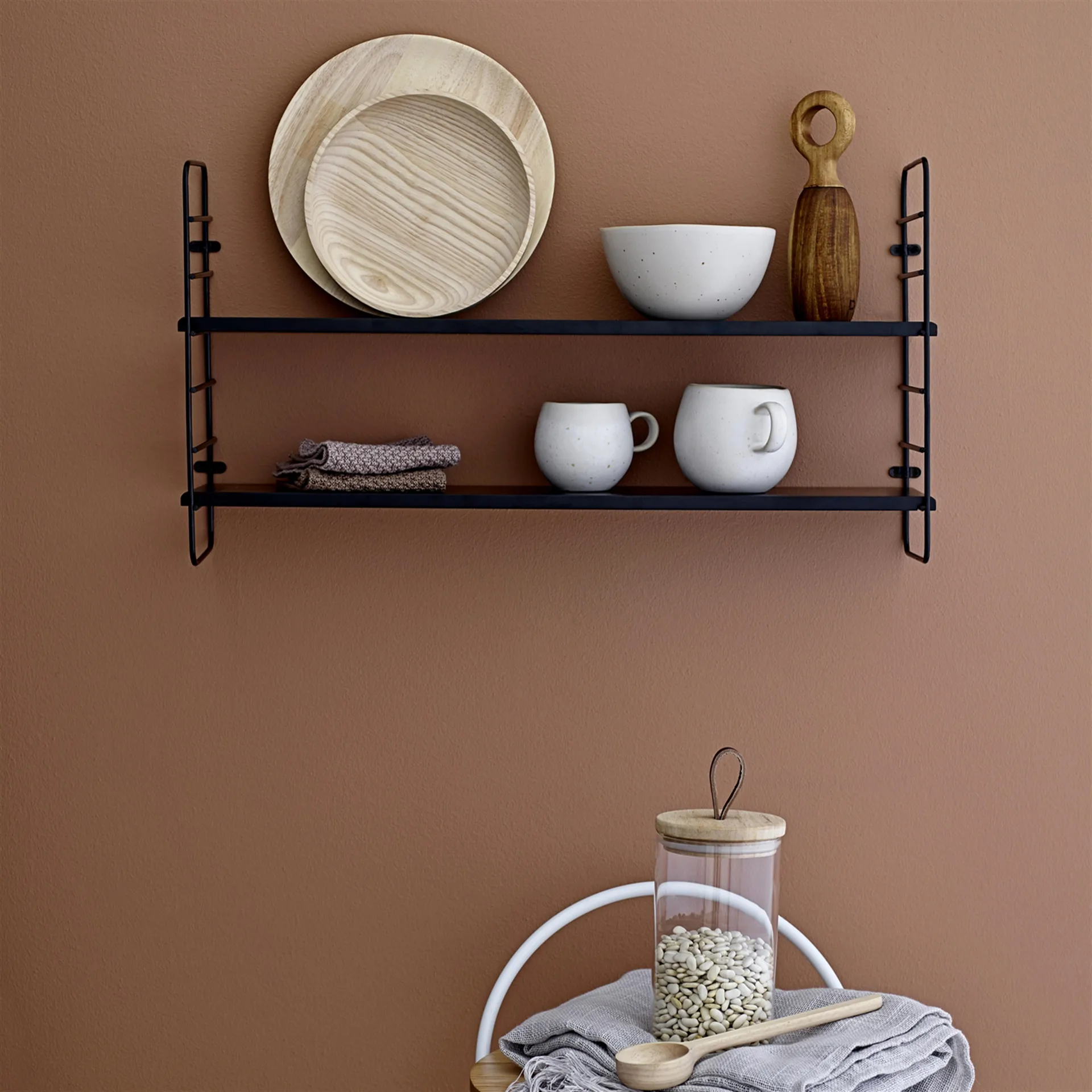 Półka ścienna North, czarny Bloomingville