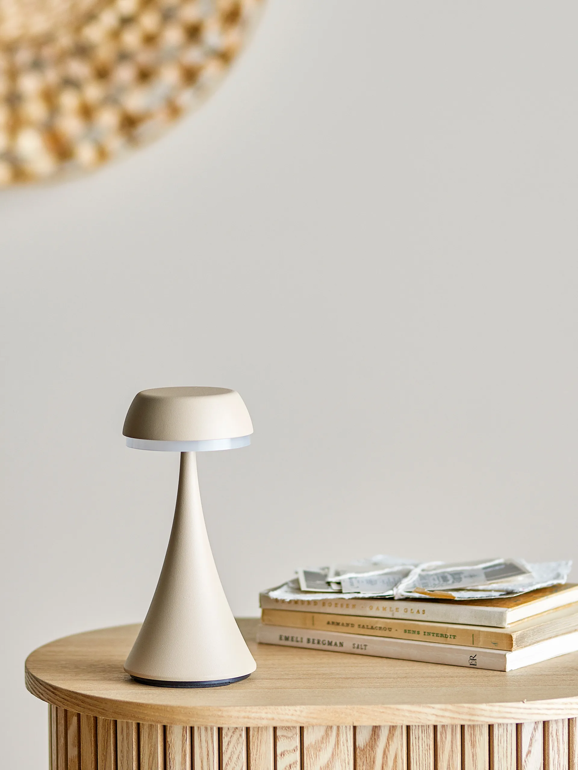 Przenośna lampa stołowa Pepple, Natura Bloomingville