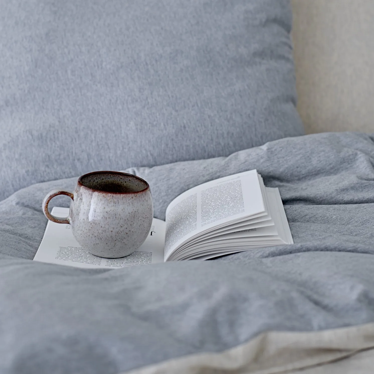 Sandrine kubek 9,5 cm, jasny szary Bloomingville