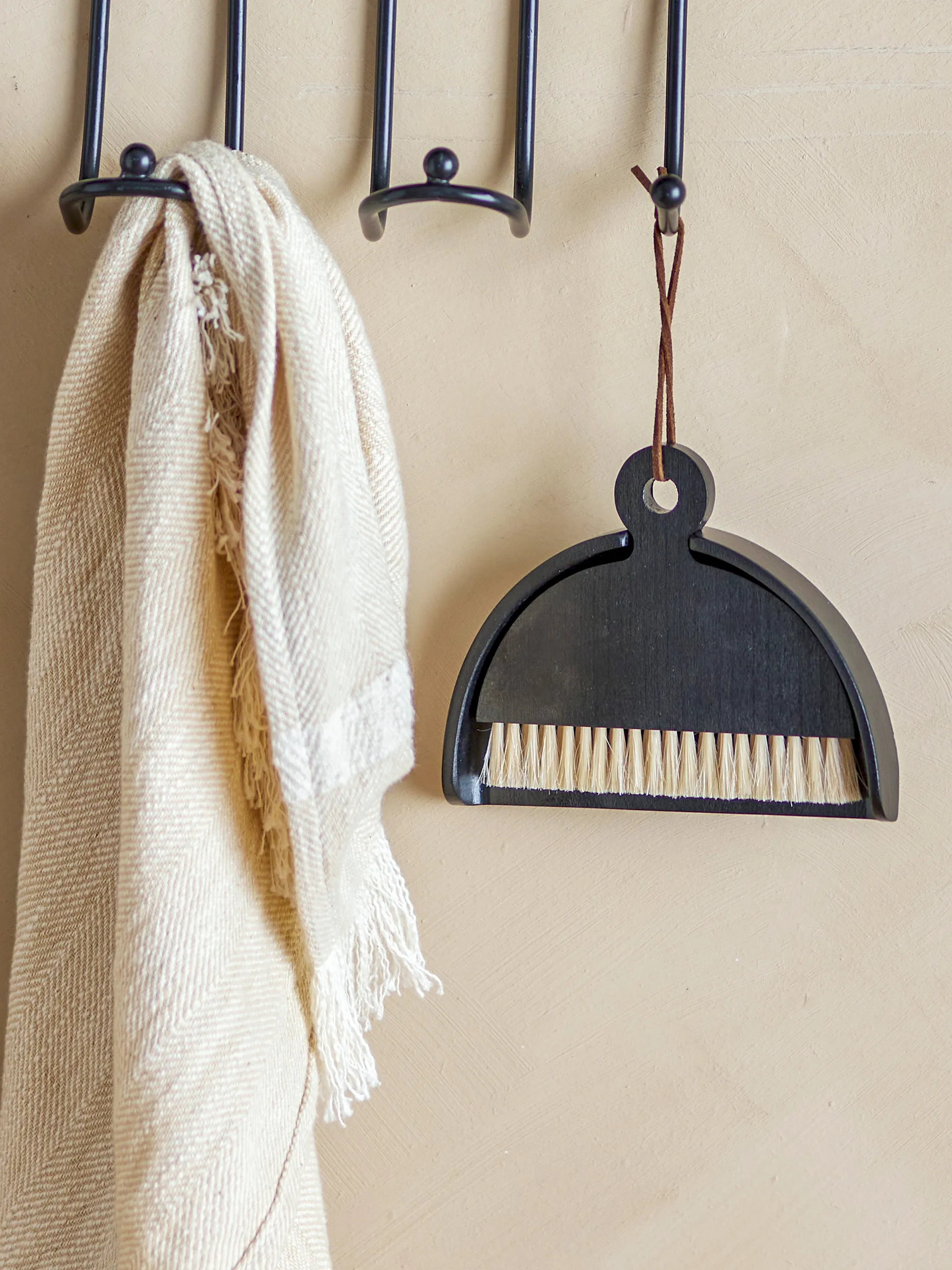 Szufelka i miotła Cleaning, Black beech Bloomingville