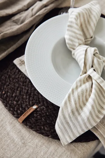 Merida mata stołowa Ø38 cm - Brązowy - Boel & Jan