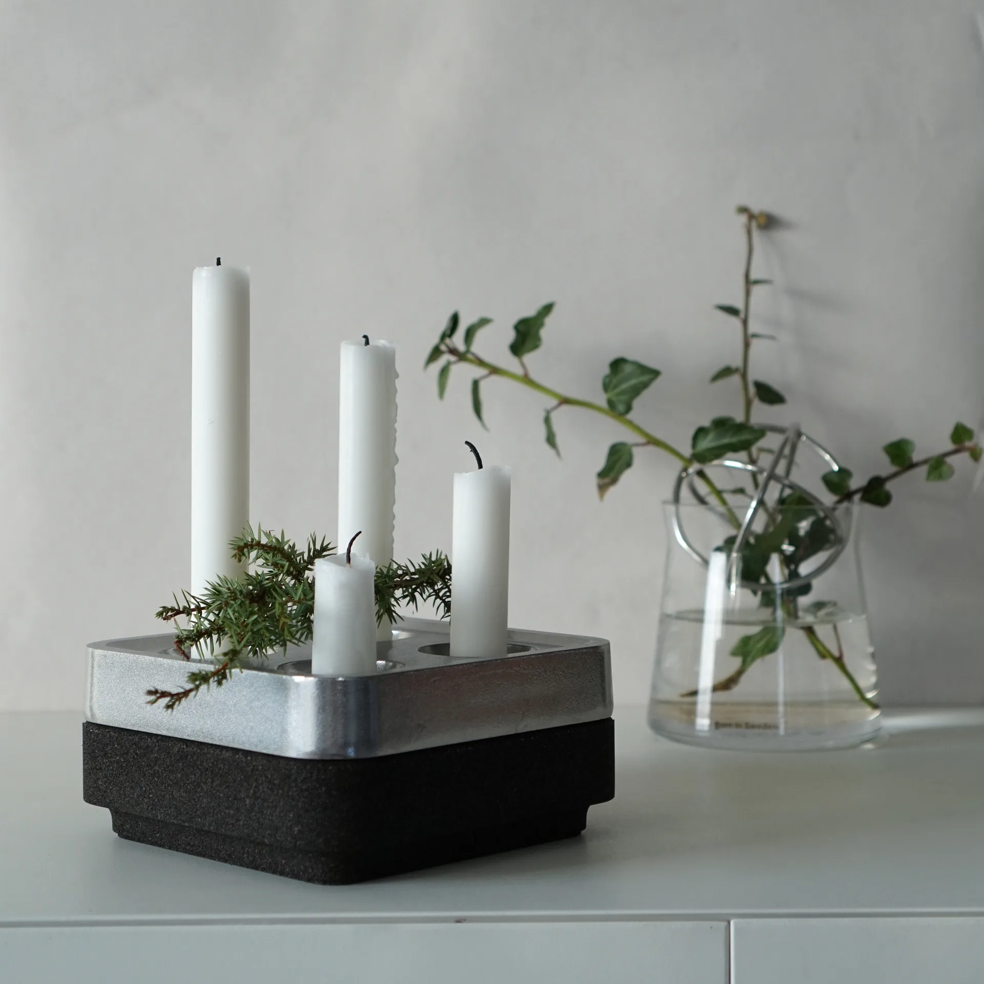 Podstawka na cztery świece, Polerowane aluminium Born In Sweden