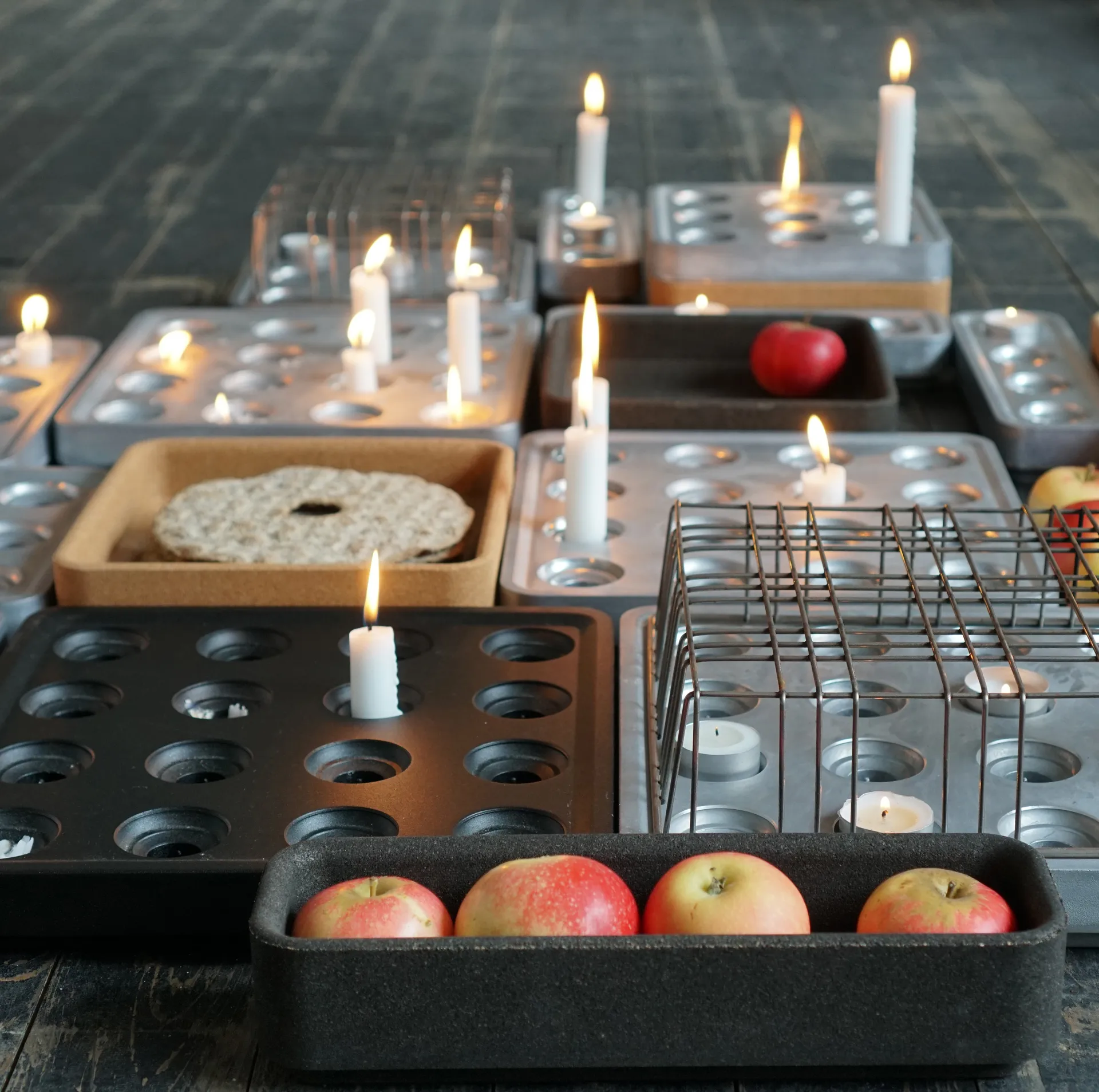 Podstawka na świecę aluminiowa, duży Born In Sweden