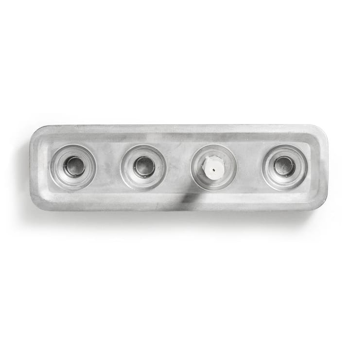 Podłużna podstawka aluminiowa na cztery świece, 8,5x29,5 cm Born In Sweden