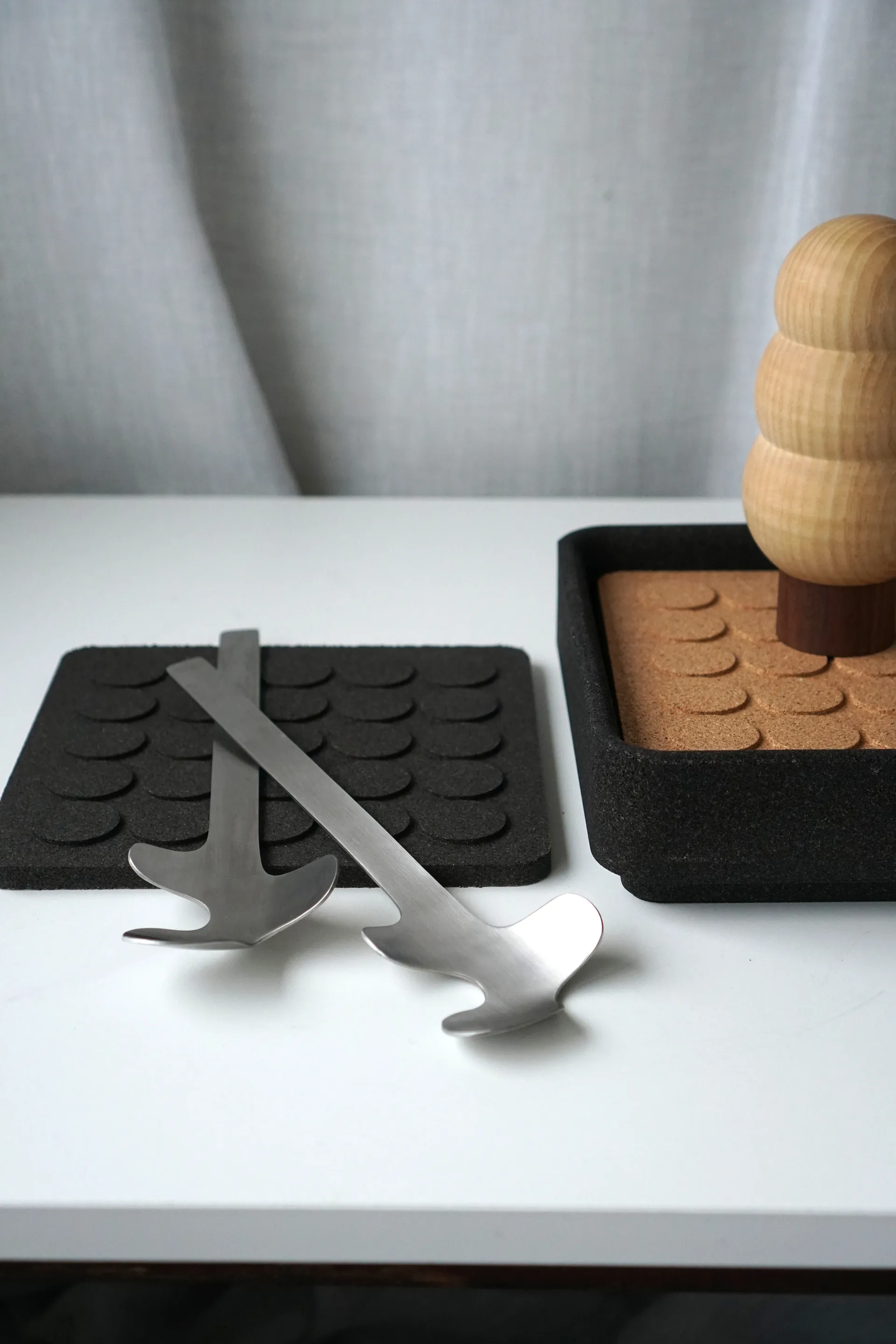 Sztućce do sałatek Leaf, Brushed Steel Born In Sweden