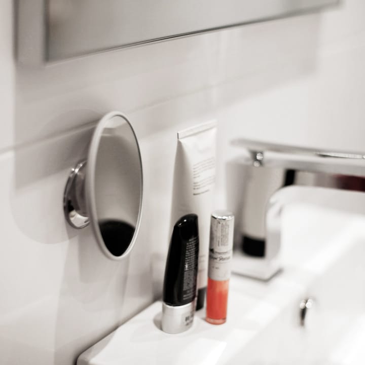 AirMirror lusterko kosmetyczne x15 odczepiany z przyssawką, Ø11,2 cm Bosign