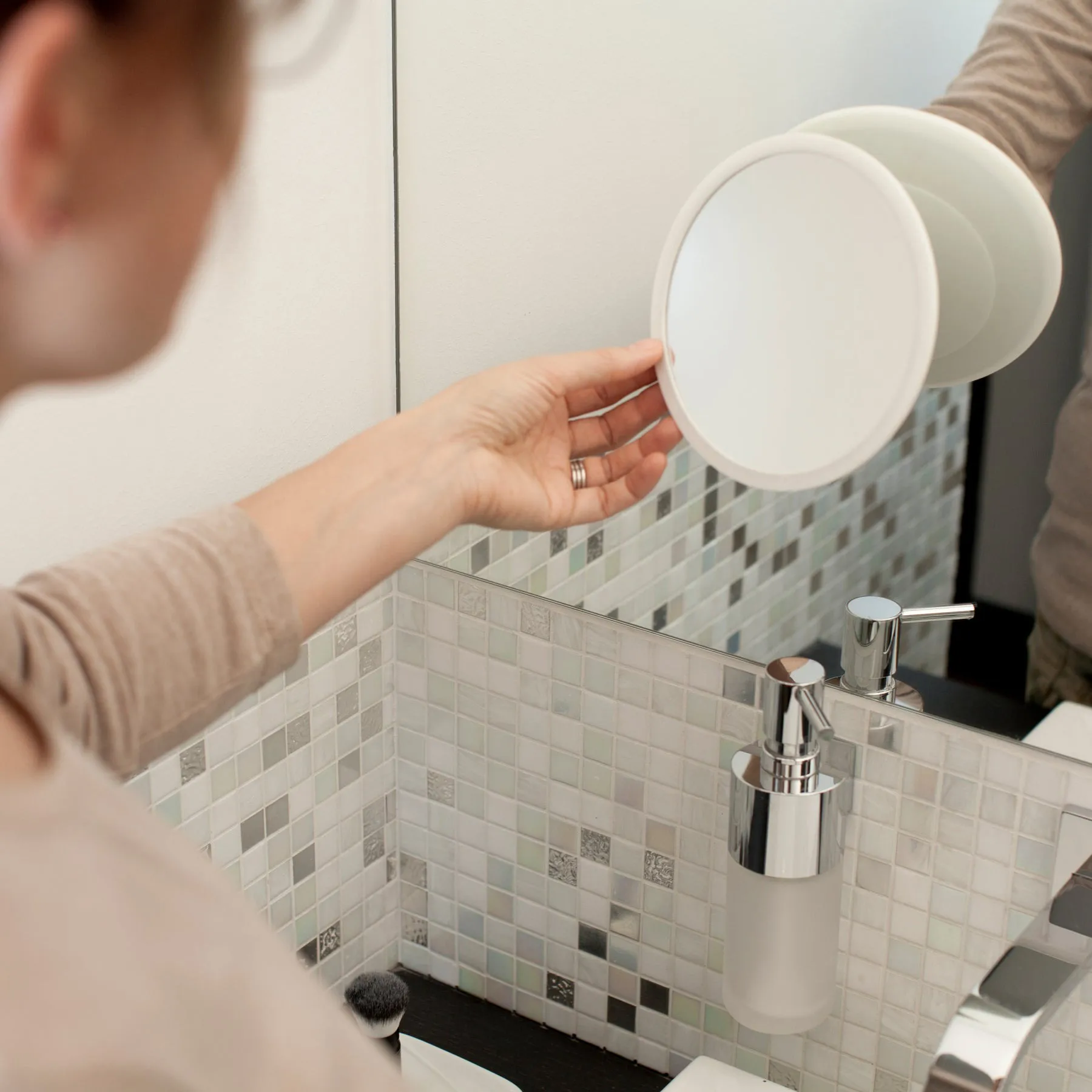 AirMirror lusterko kosmetyczne x15 odczepiany z przyssawką, Ø16,5 cm Bosign