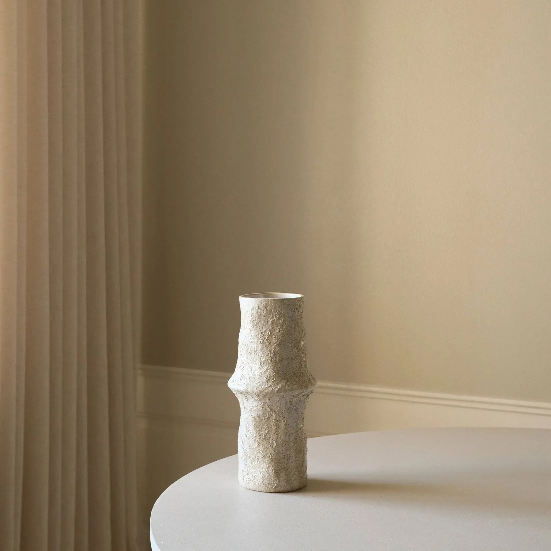 Ceramiczny wazon Earth, Large, Ø10x30,5 cm Botané