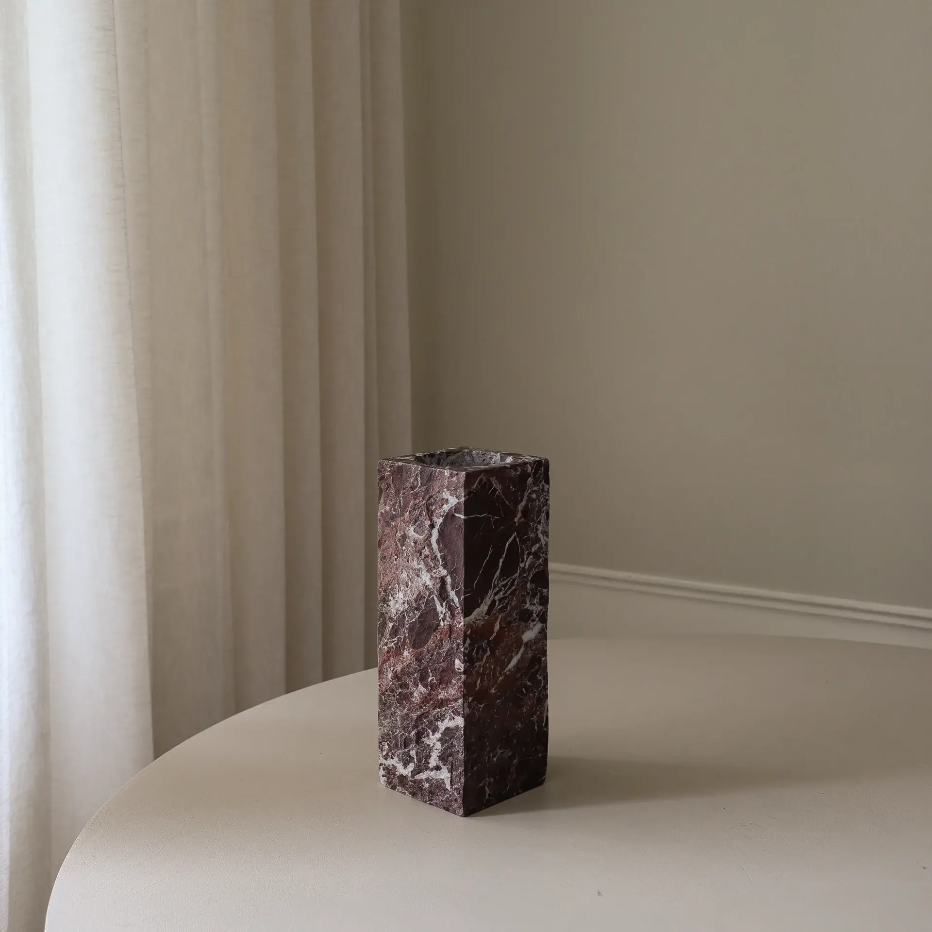 Marmurowy wazon Rosso Levanto Edge, Medium, 30 cm Botané