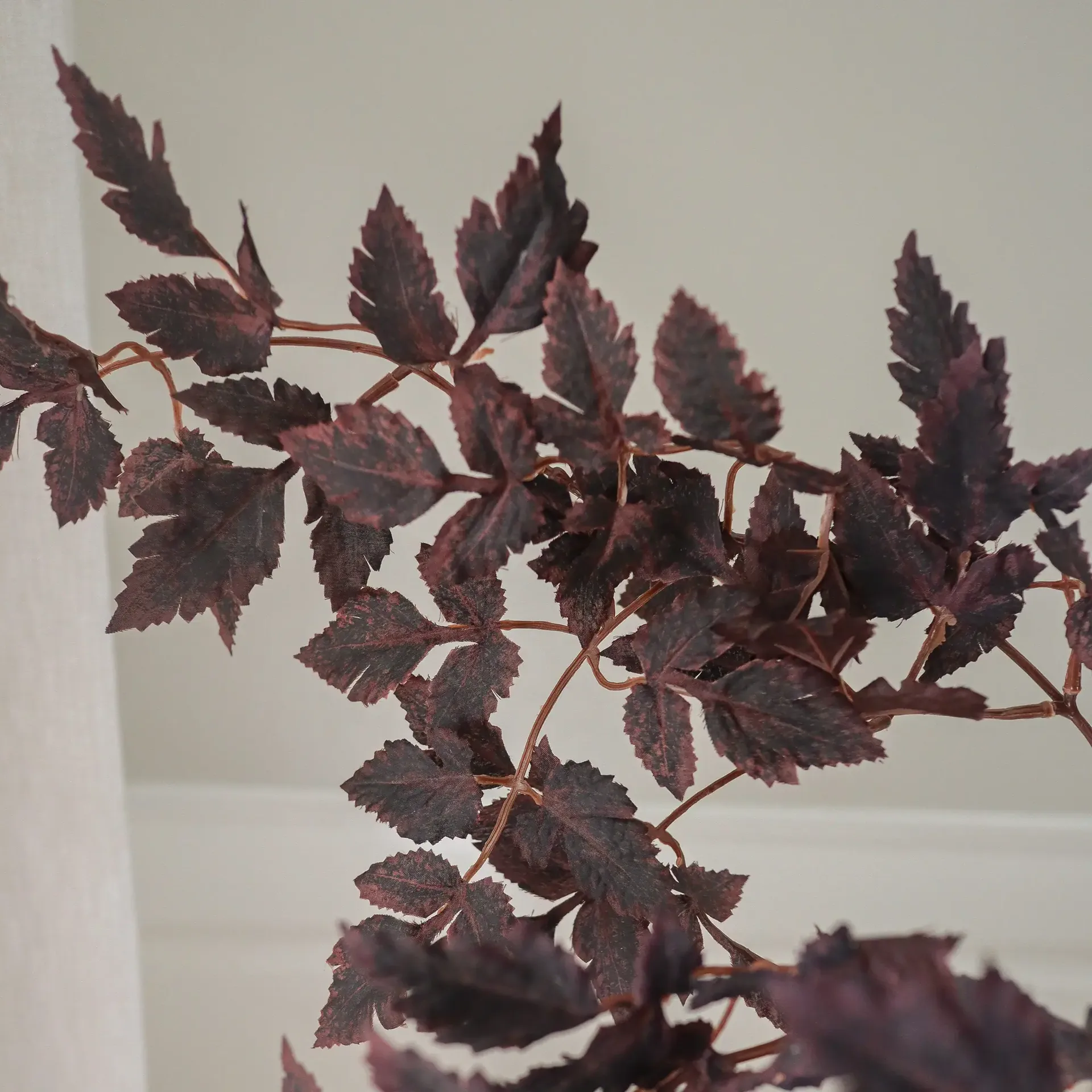 Sztuczny bukiet Burgundy Plum Leaves, 85 cm, 4 szt. Botané