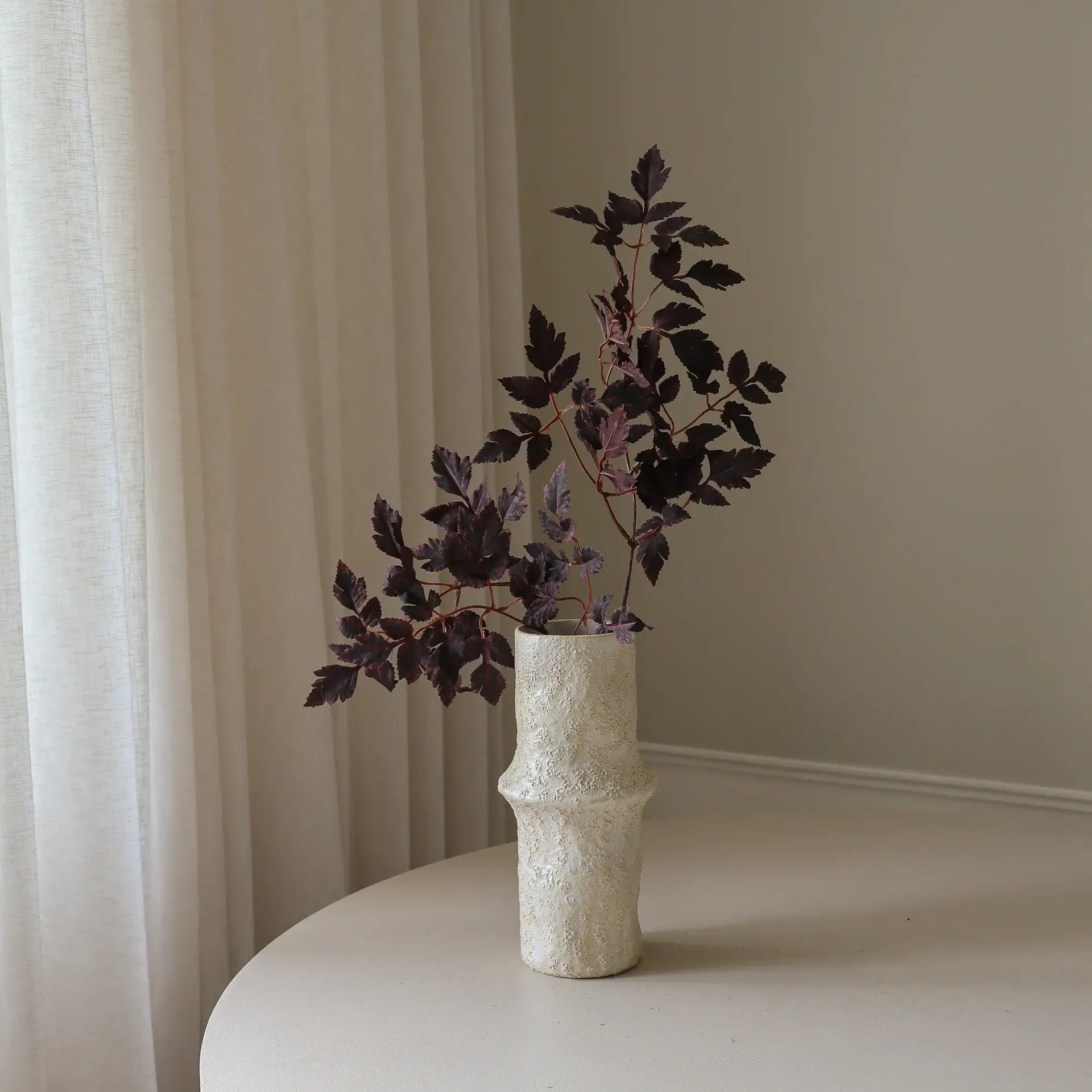 Sztuczny bukiet Burgundy Plum Leaves, Red, 85 cm, 1 szt. Botané