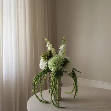 Sztuczny bukiet Enchanted Matcha - Ostróżka–amarant–hortensja–kaktus, 9 szt. - Botané
