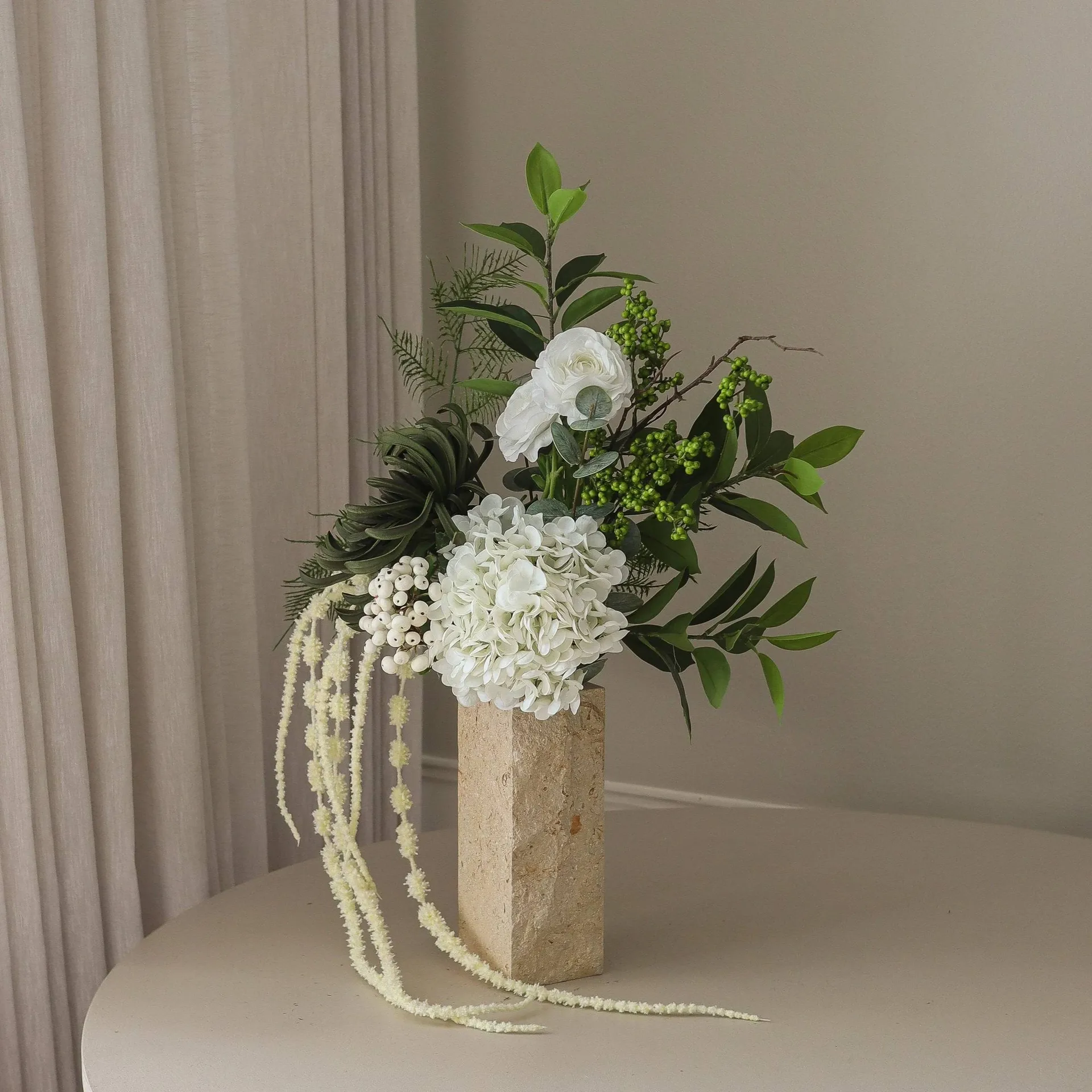 Sztuczny bukiet Green Veil, Jaskier, hortensja, amarantus, 85 cm Botané