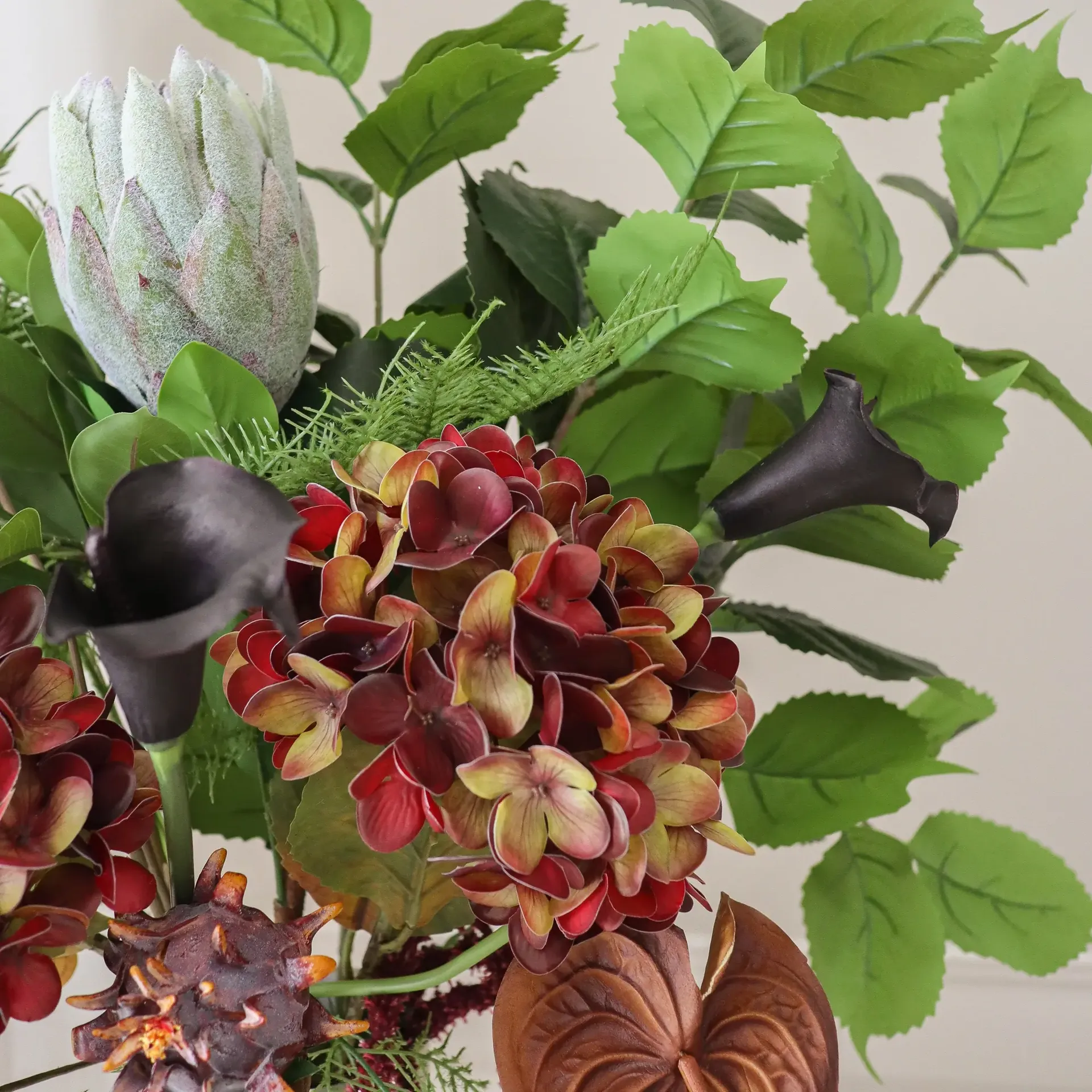Sztuczny bukiet Noir Botanica, Hortensja–kalia–anturium 112 cm, 15 szt. Botané
