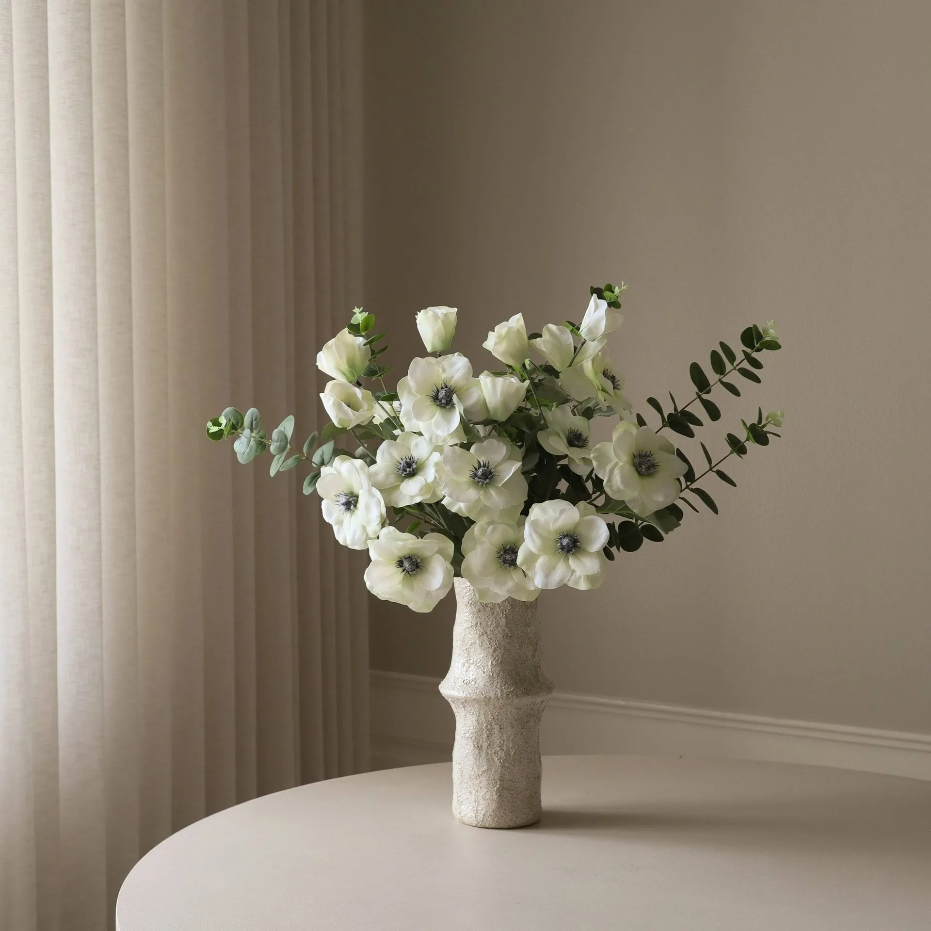Sztuczny bukiet White Satin, Anemon-eukaliptus, 9 szt. Botané