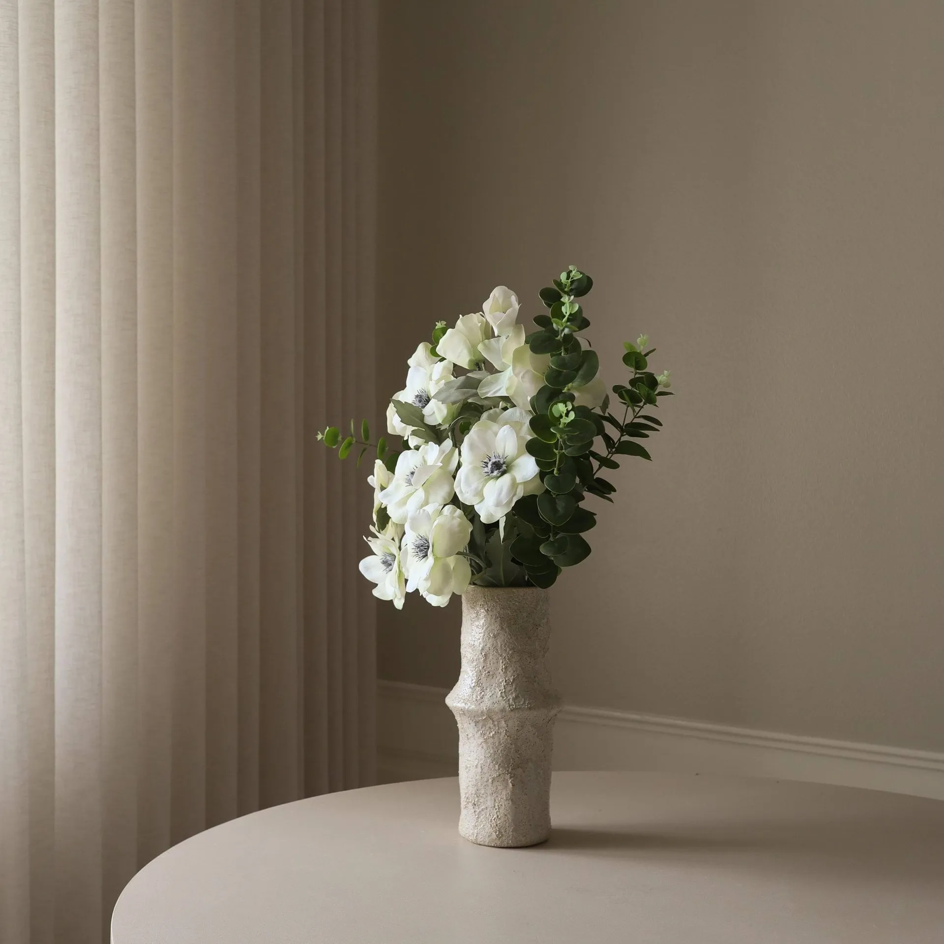 Sztuczny bukiet White Satin, Anemon-eukaliptus, 9 szt. Botané