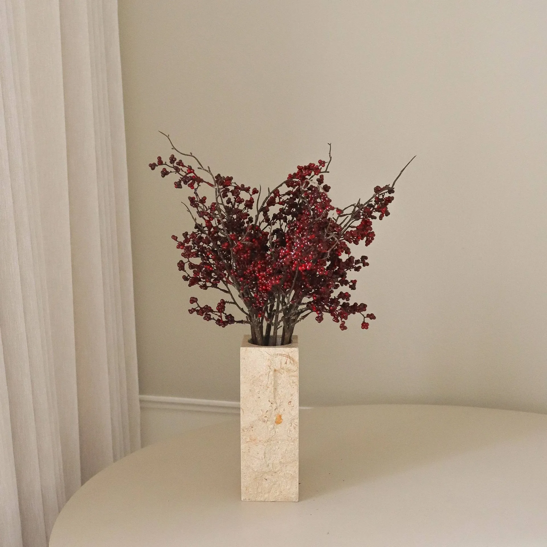 Sztuczny bukiet Wild Berry, Ciemnoczerwone gałązki z jagodami, 66 cm Botané