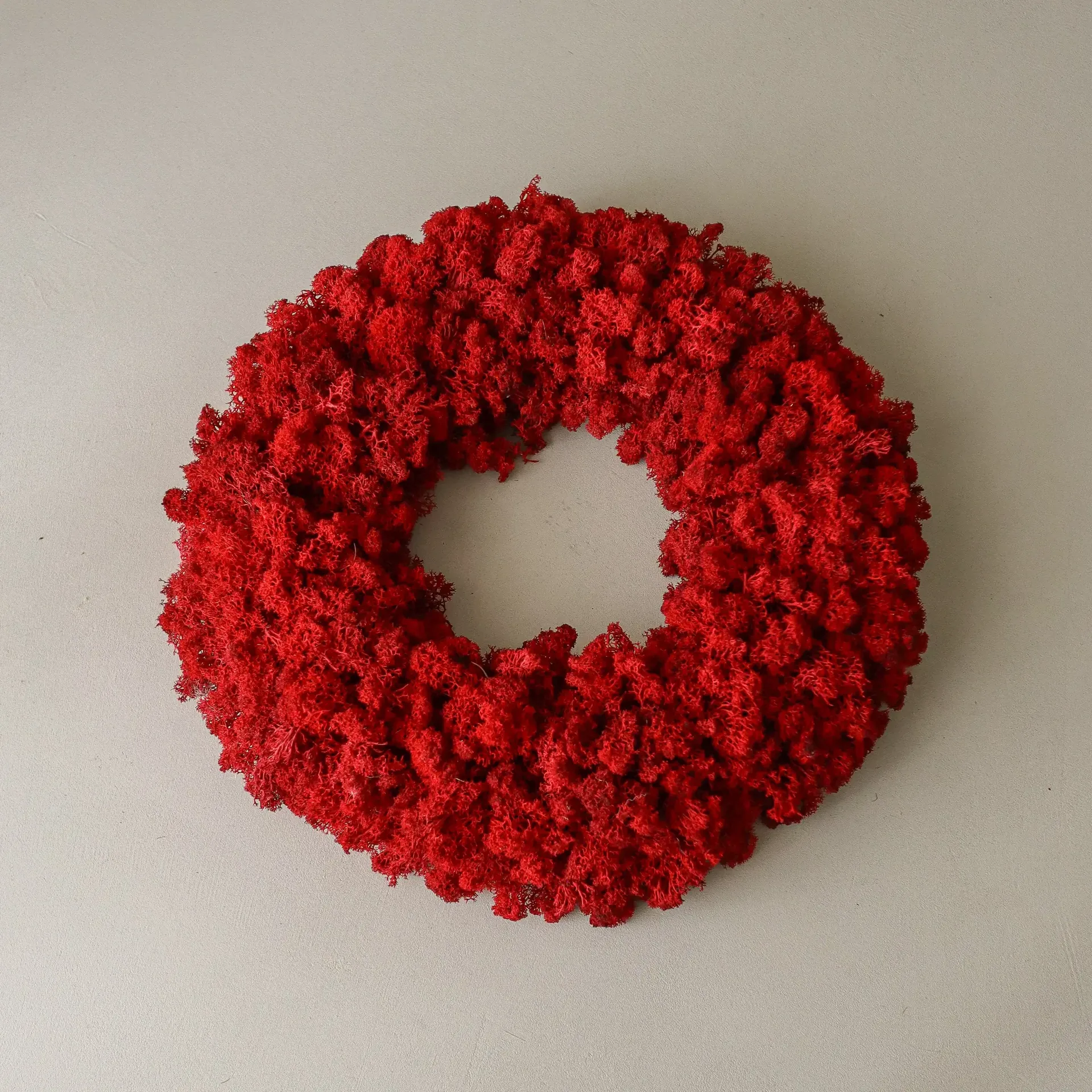 Wianek z mchu Moss Wreath, Red, Ø40 cm Botané