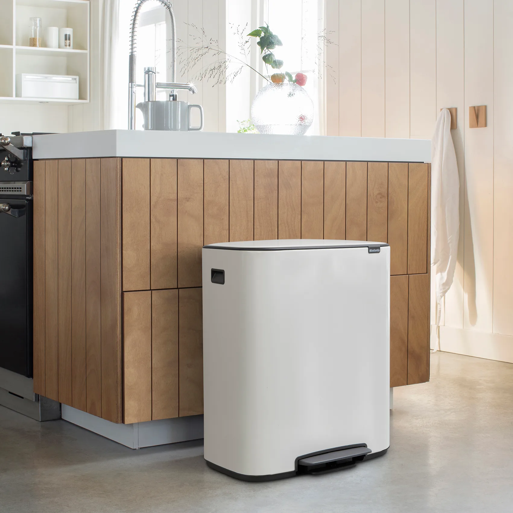 Bo kosz z pedałem 60 L, Biały Brabantia