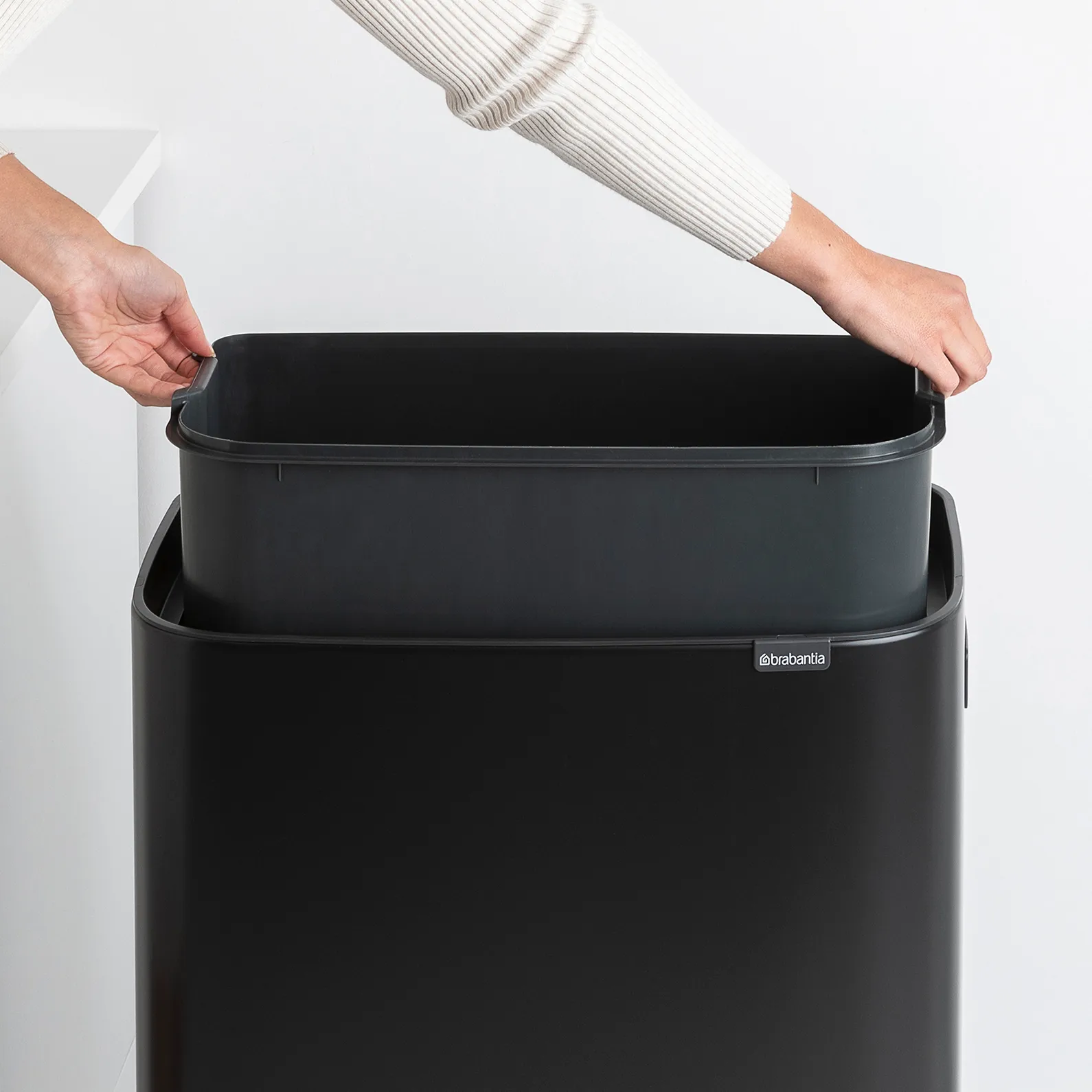 Bo touch bin high 60 L, matowyczarny Brabantia