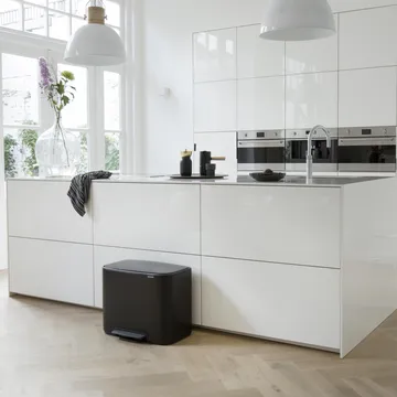 Kosz Bo pedałowy 36 l - Matowa czerń - Brabantia