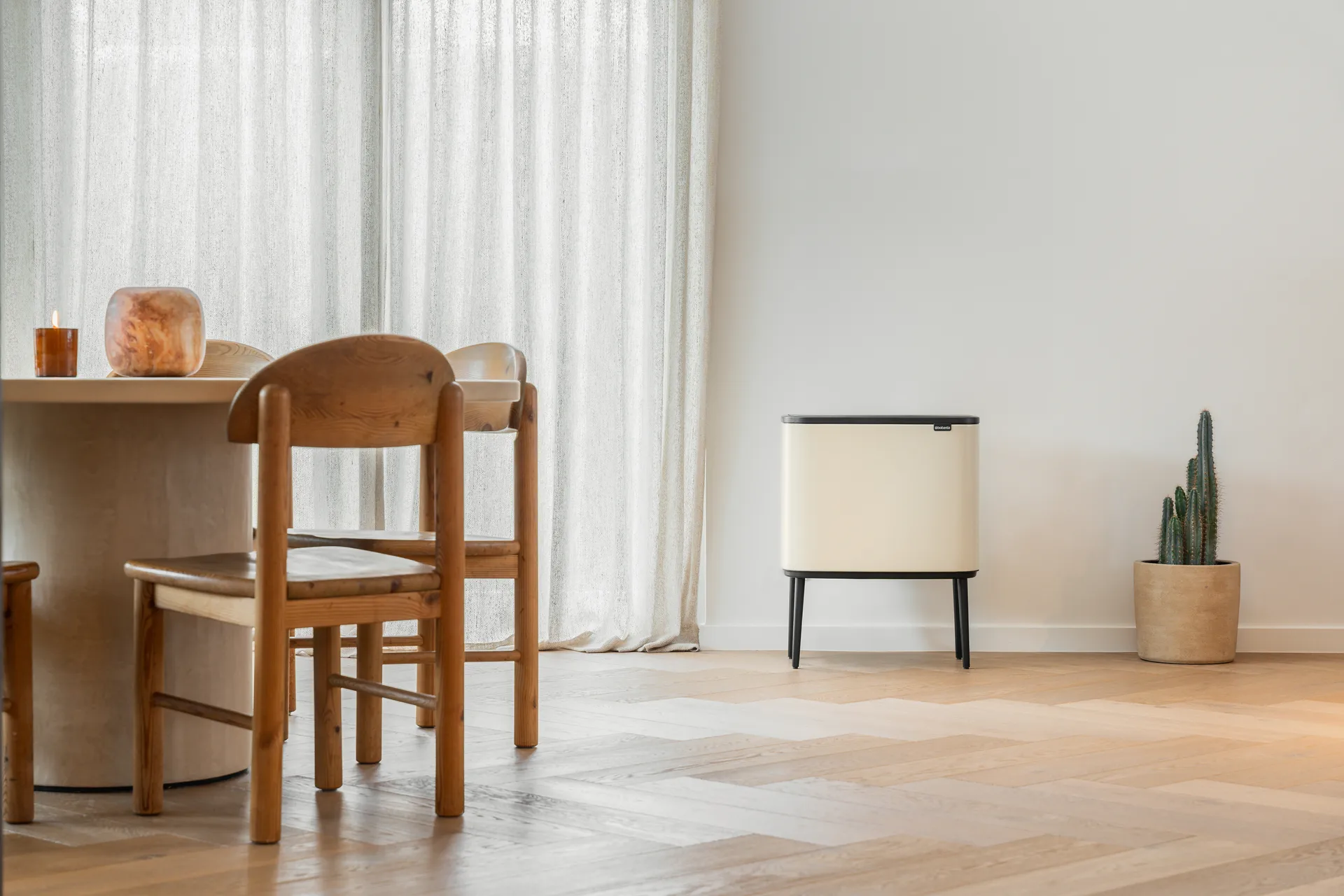 Kosz Bo Touch Bin 36 l, Soft beige Brabantia