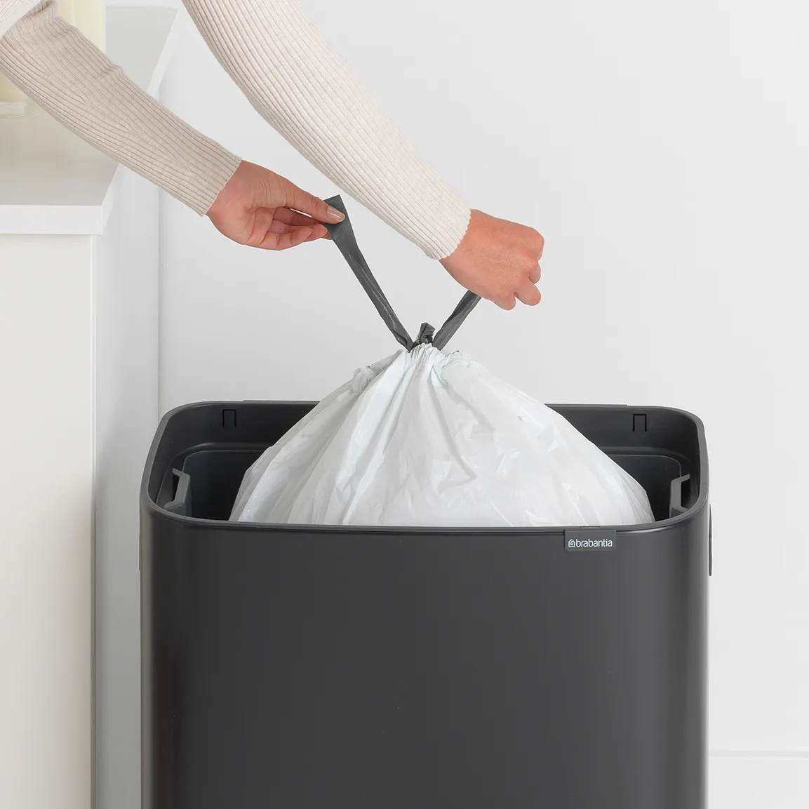 Kosz Bo Touch Bin 60 L, matowyczarny Brabantia