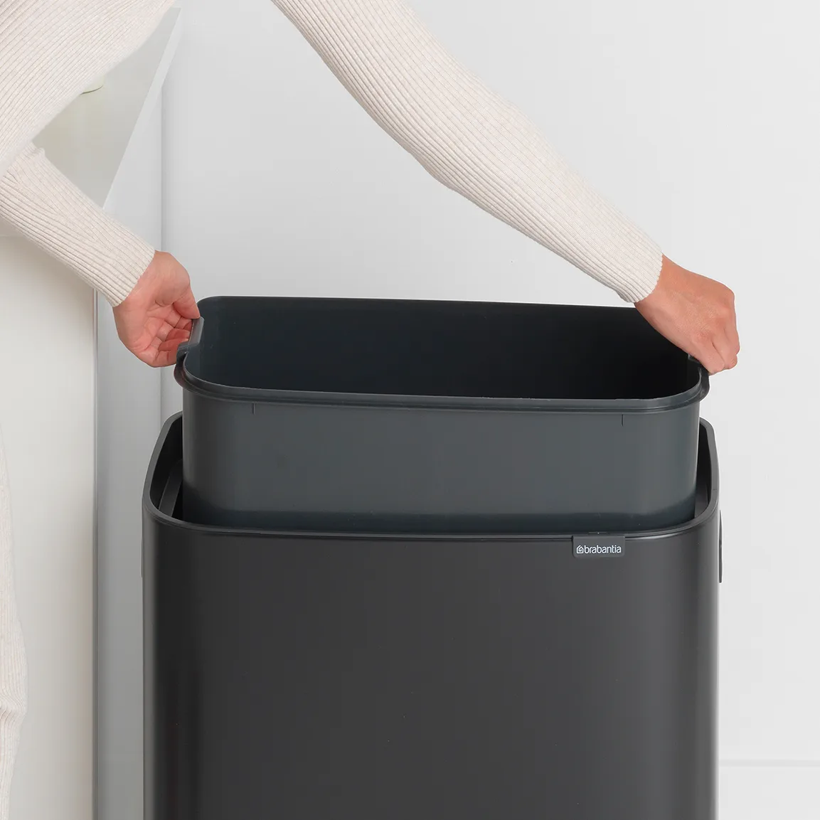 Kosz Bo Touch Bin 60 L, matowyczarny Brabantia