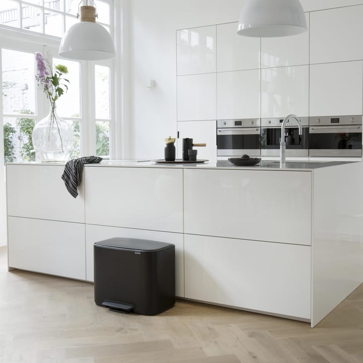 Kosz Bo z pedałem 36 l, Matowa czerń Brabantia