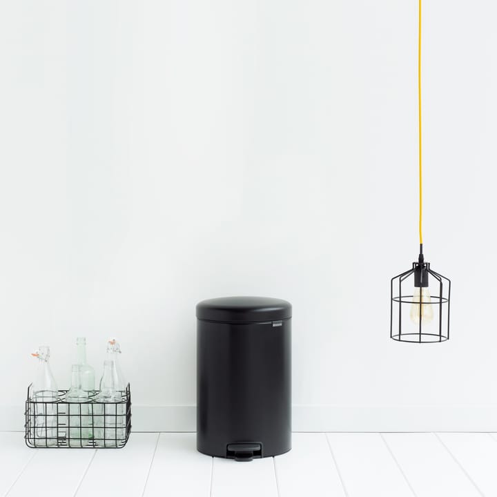 Kosz na śmieci New Icon 20 l - matt black (czarny) - Brabantia