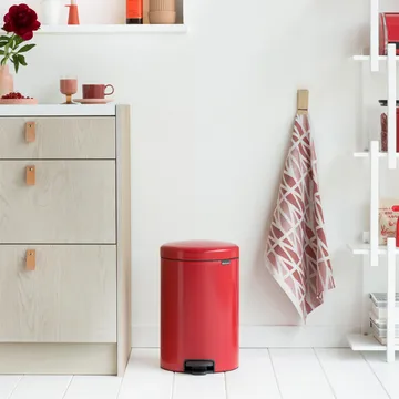 Kosz na śmieci New Icon 20 l - passion red (czerwony) - Brabantia