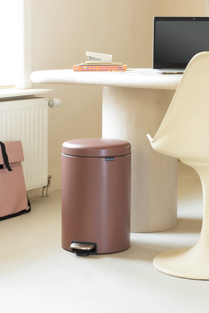 Kosz na śmieci New Icon 20 l, Satin Taupe Brabantia