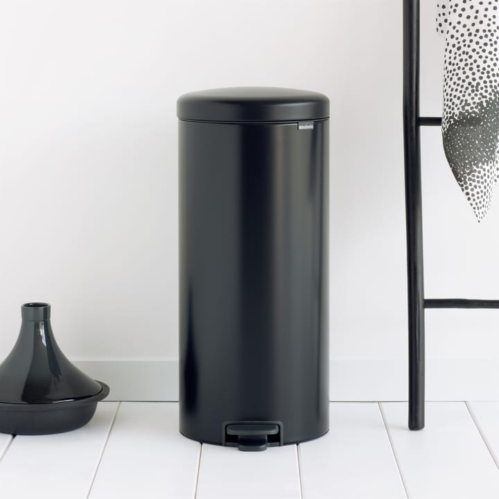 Kosz na śmieci New Icon 30 l - matt black (czarny) - Brabantia