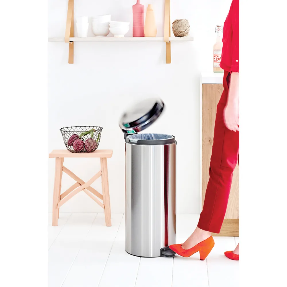 Kosz na śmieci New Icon 30 l, Matt steel fingerprint proof Brabantia
