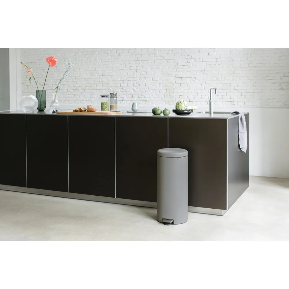 Kosz na śmieci New Icon 30 l, Mineral concrete grey Brabantia