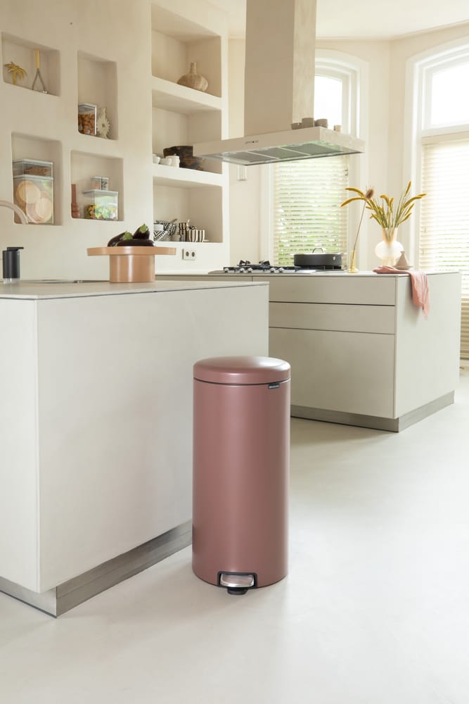 Kosz na śmieci New Icon 30 l - Satin Taupe - Brabantia