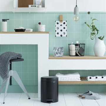 Kosz na śmieci New Icon 5 l - matt black (czarny) - Brabantia