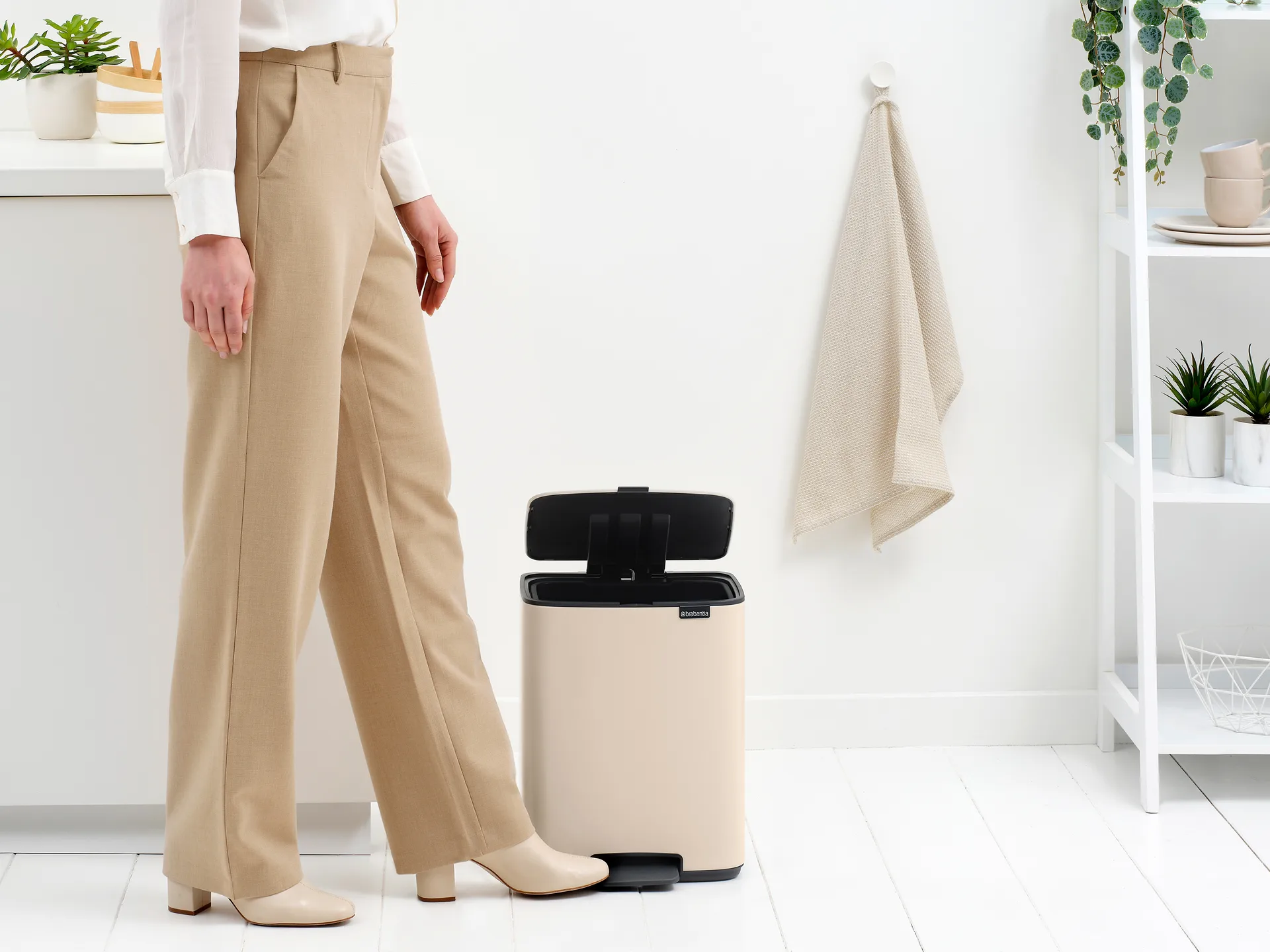Kosz pedałowy  Bo 12 l, Soft Beige Brabantia