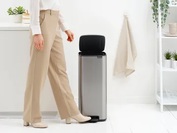 Kosz pedałowy  Bo 30 l - Matt Steel Fingerprint Proof - Brabantia