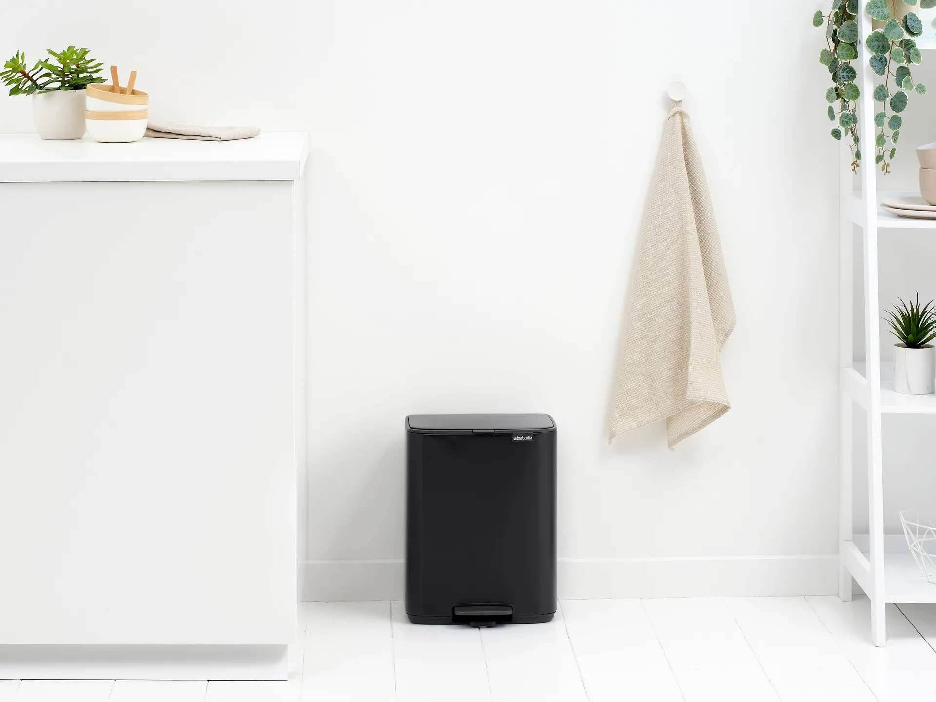 Kosz z pedałem Bo 12 l, Matt Black Brabantia