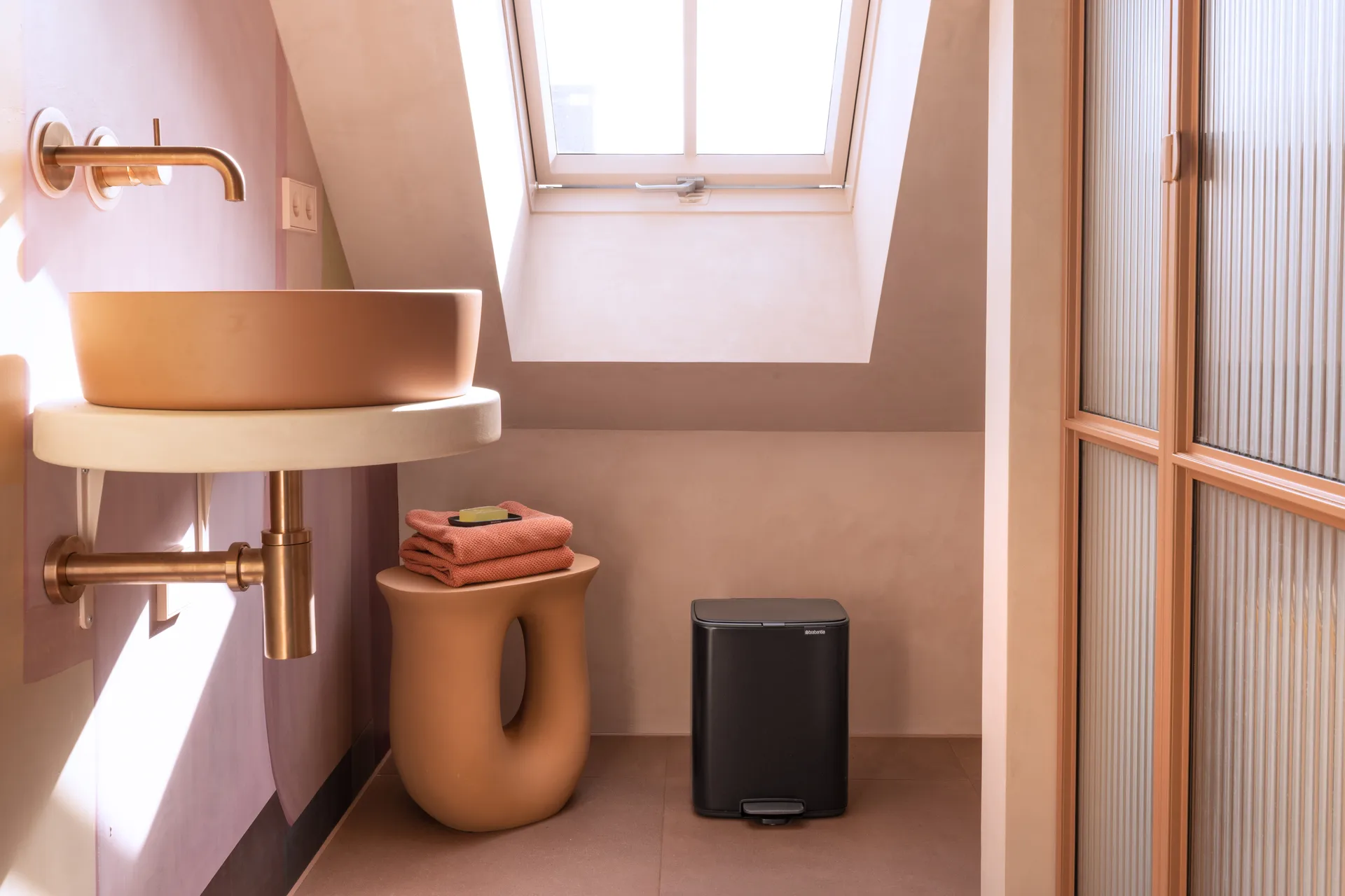 Kosz z pedałem Bo 12 l, Matt Black Brabantia