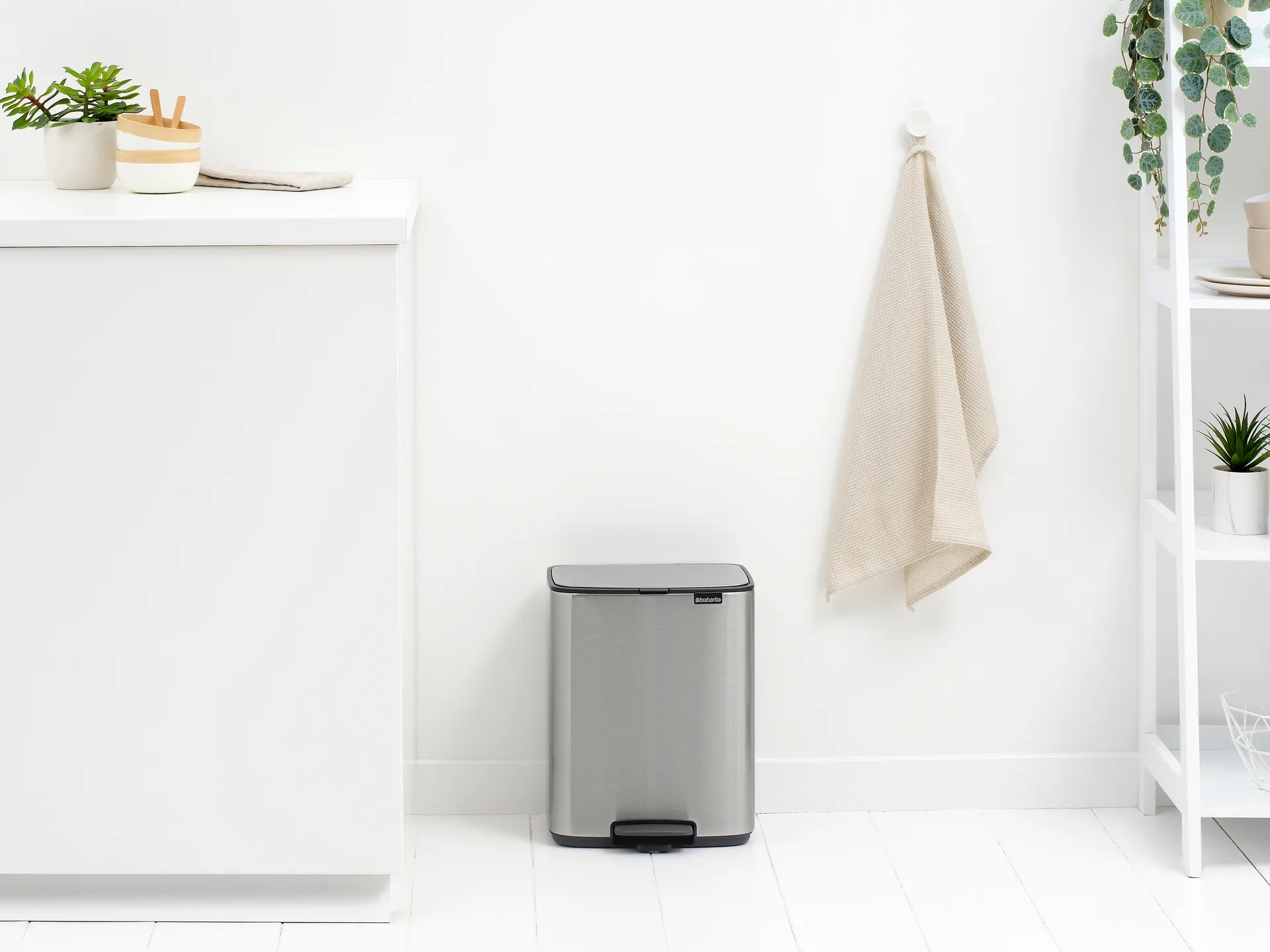 Kosz z pedałem Bo 12 l, Matt Steel Fingerprint Proof Brabantia