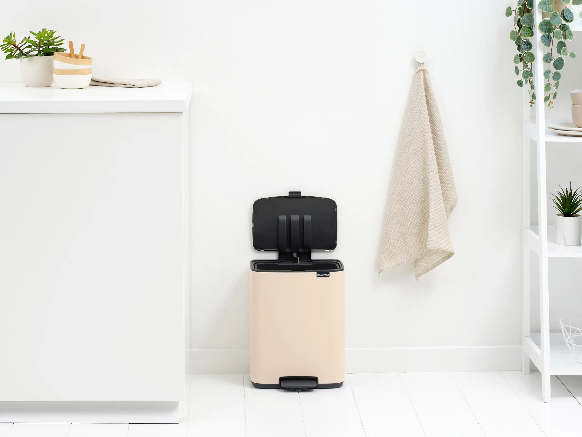 Kosz z pedałem Bo 12 l, Soft Beige Brabantia