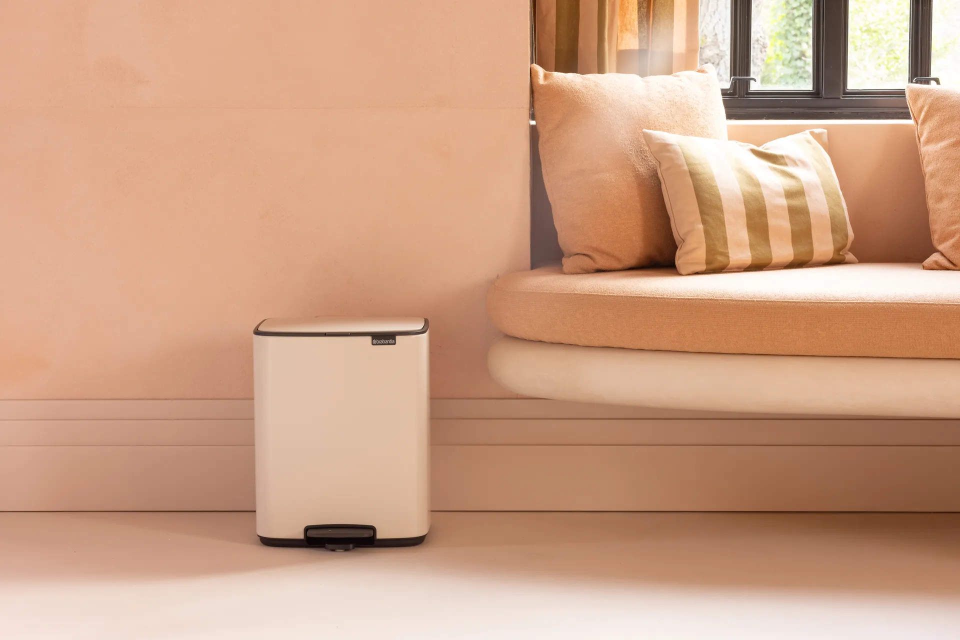 Kosz z pedałem Bo 12 l, Soft Beige Brabantia