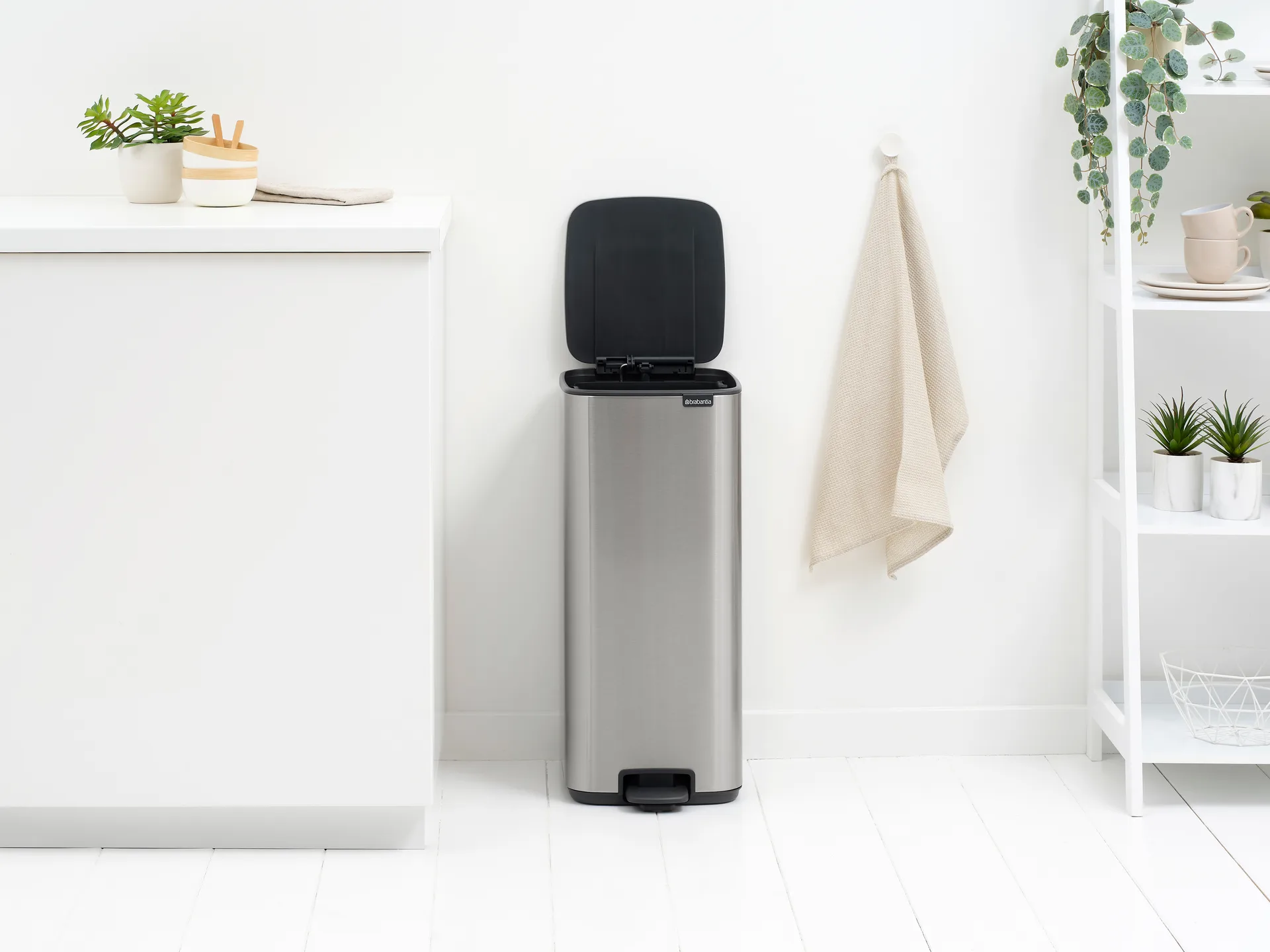 Kosz z pedałem Bo 30 l, Matt Steel Fingerprint Proof Brabantia