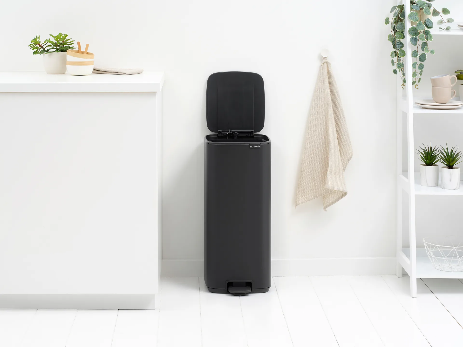 Kosz z pedałem Bo 30 l, Mineral Infinite Grey Brabantia